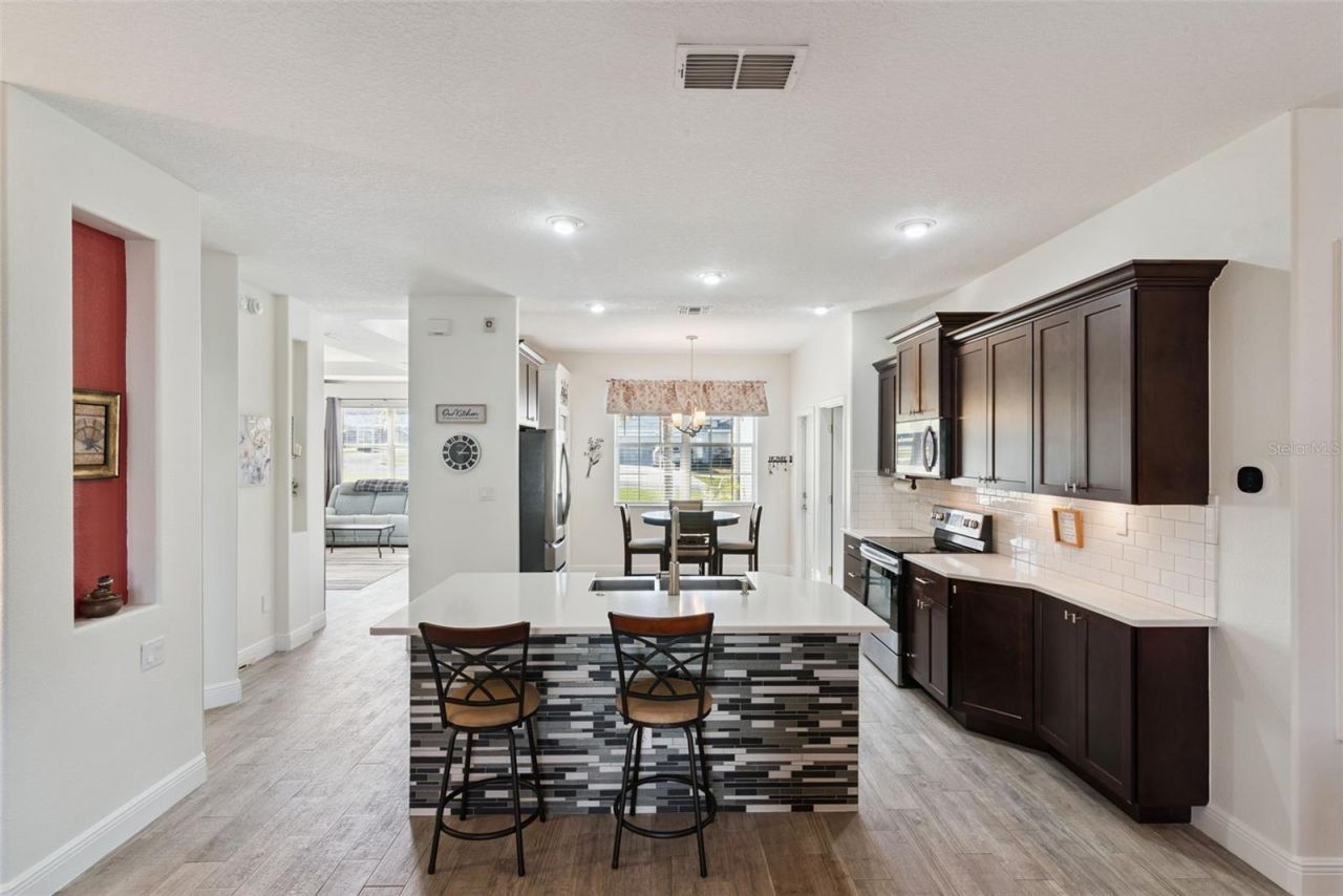 2720 Savannah Drive, Leesburg, FL 34748 Photo