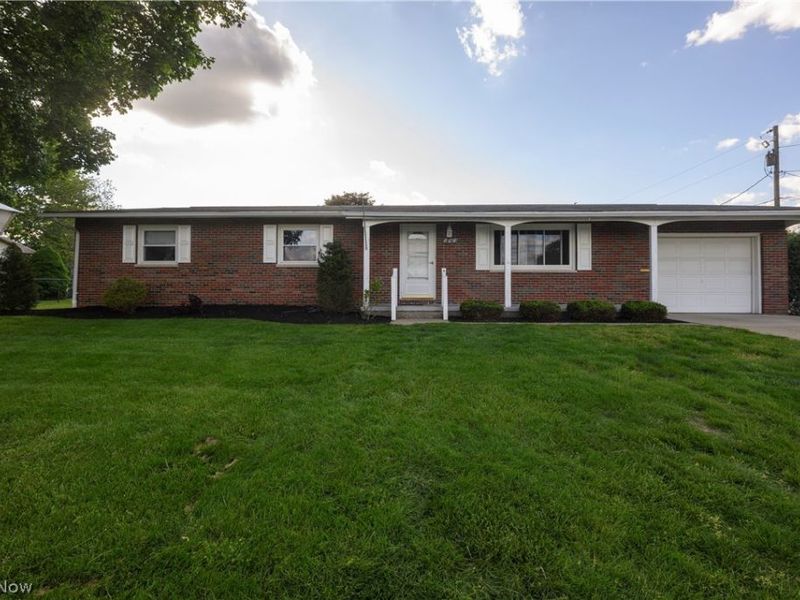 804 4th Street SE, New Philadelphia, OH 44663 Photo 1