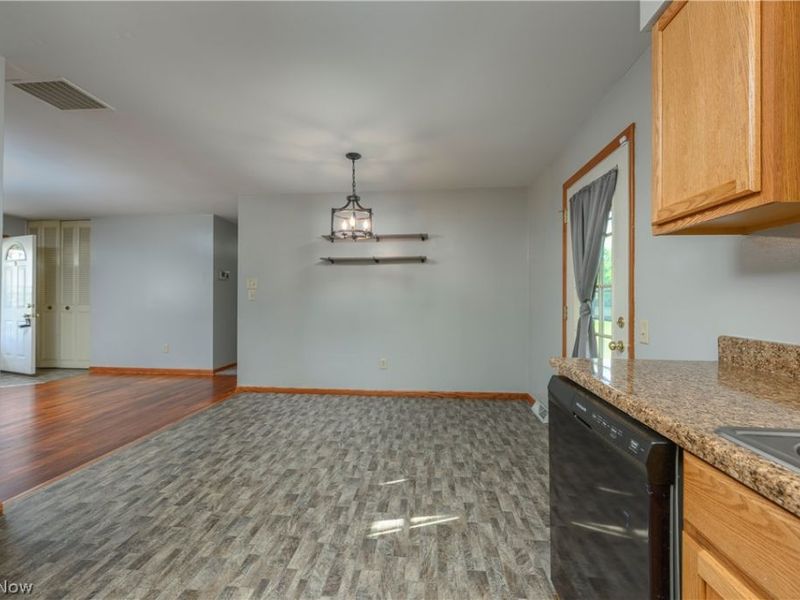 804 4th Street SE, New Philadelphia, OH 44663 Photo 10