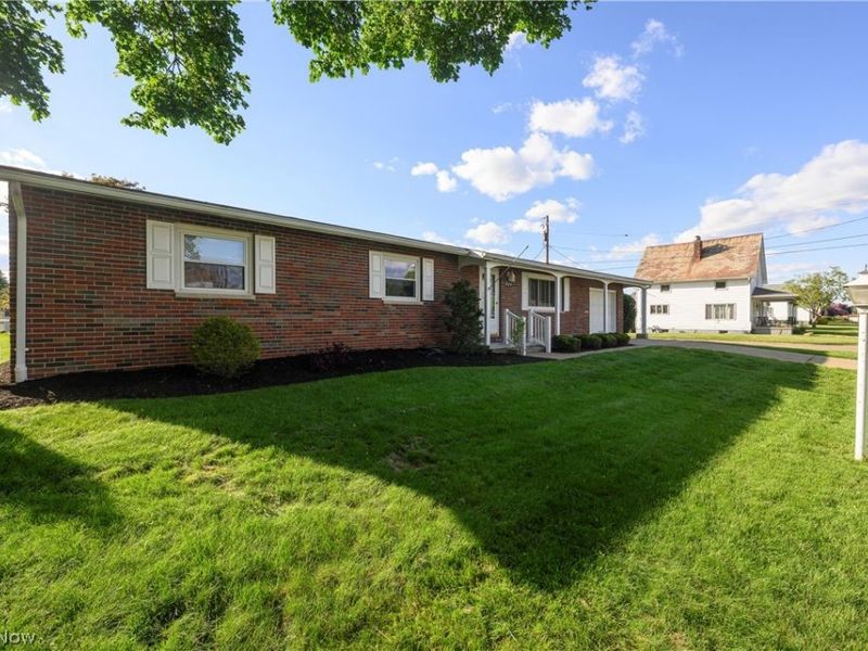 804 4th Street SE, New Philadelphia, OH 44663 Photo 2