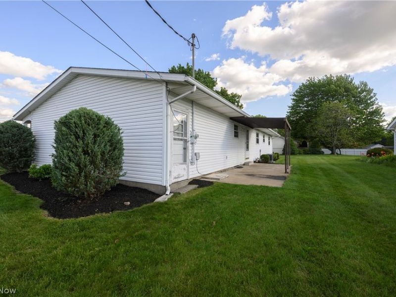804 4th Street SE, New Philadelphia, OH 44663 Photo 4