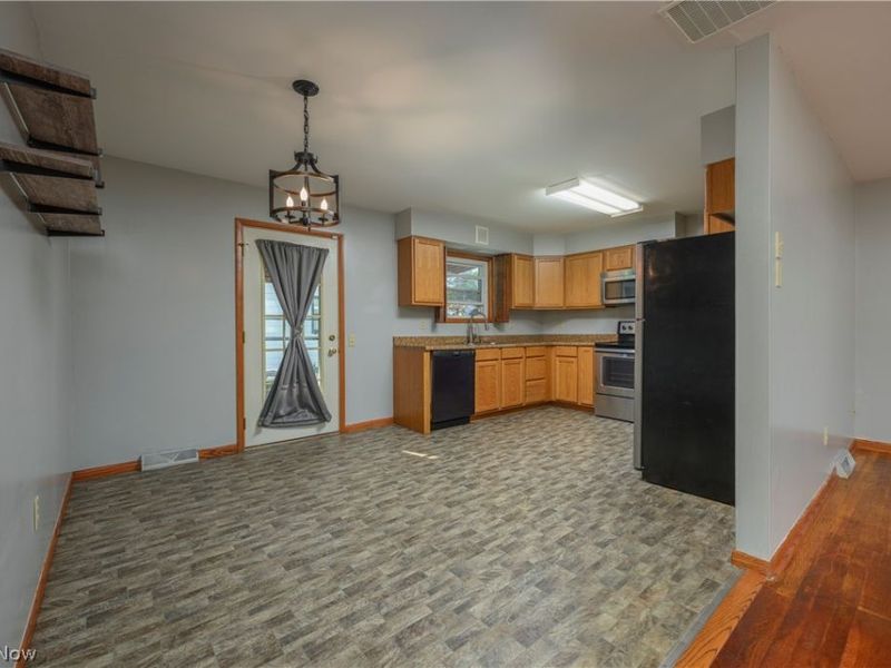 804 4th Street SE, New Philadelphia, OH 44663 Photo 7