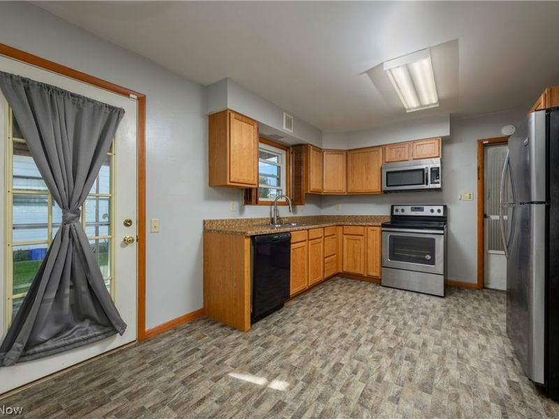 804 4th Street SE, New Philadelphia, OH 44663 Photo 8