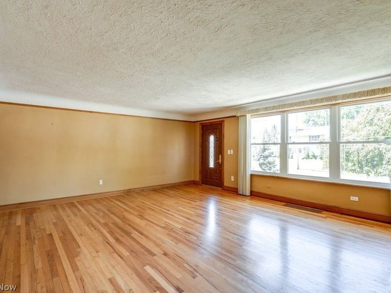 3241 W 231st Street, North Olmsted, OH 44070 Photo 4