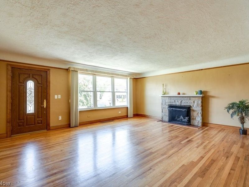 3241 W 231st Street, North Olmsted, OH 44070 Photo 5