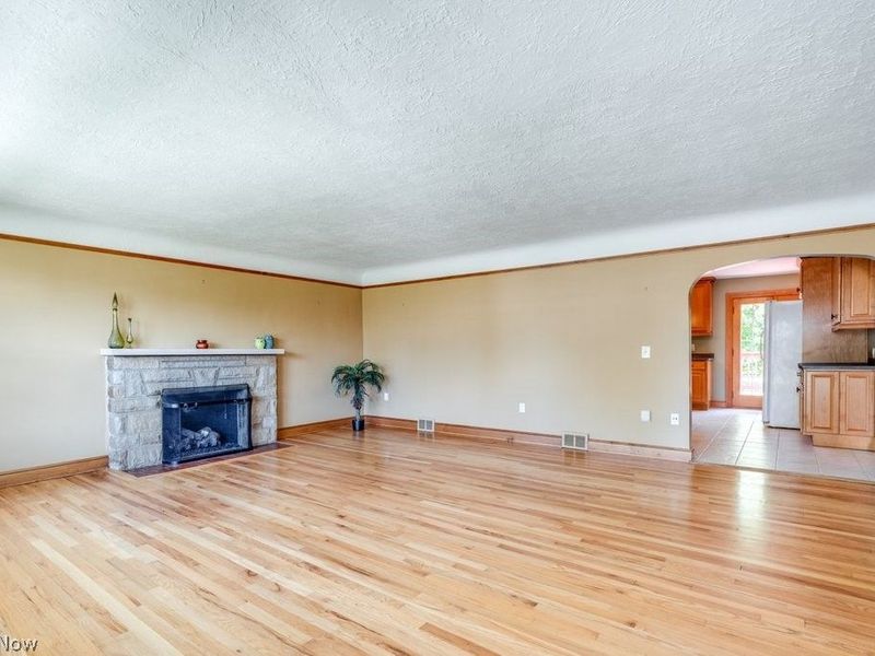 3241 W 231st Street, North Olmsted, OH 44070 Photo 6