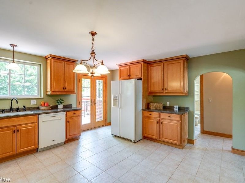 3241 W 231st Street, North Olmsted, OH 44070 Photo 9