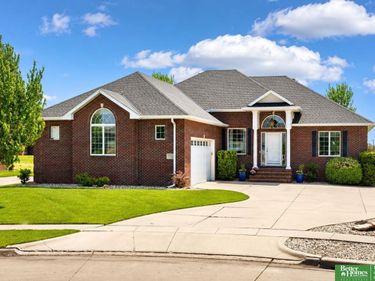 3211 Deer Run, Fremont, NE 68025