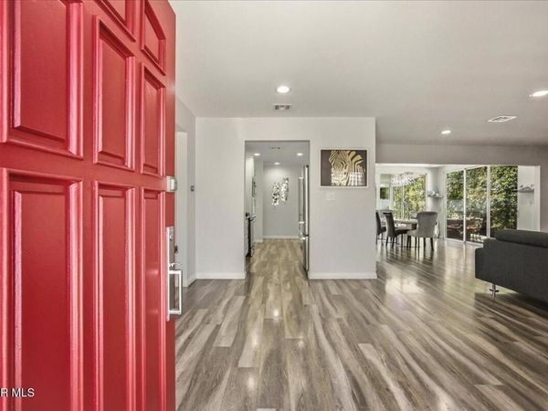 19130 Sylvan Street, Tarzana, CA 91335