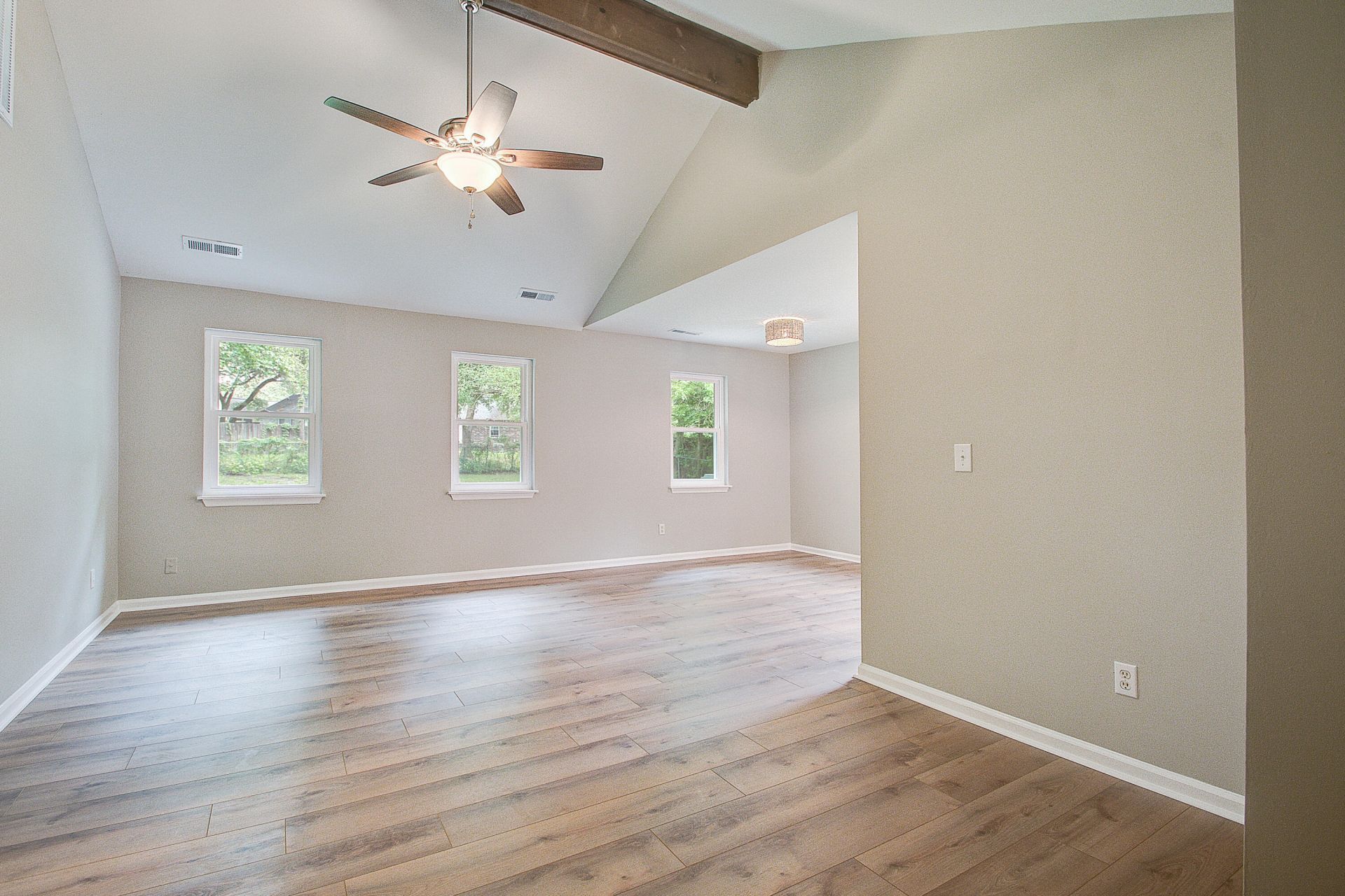 58 Oak Grove Road Photo 11