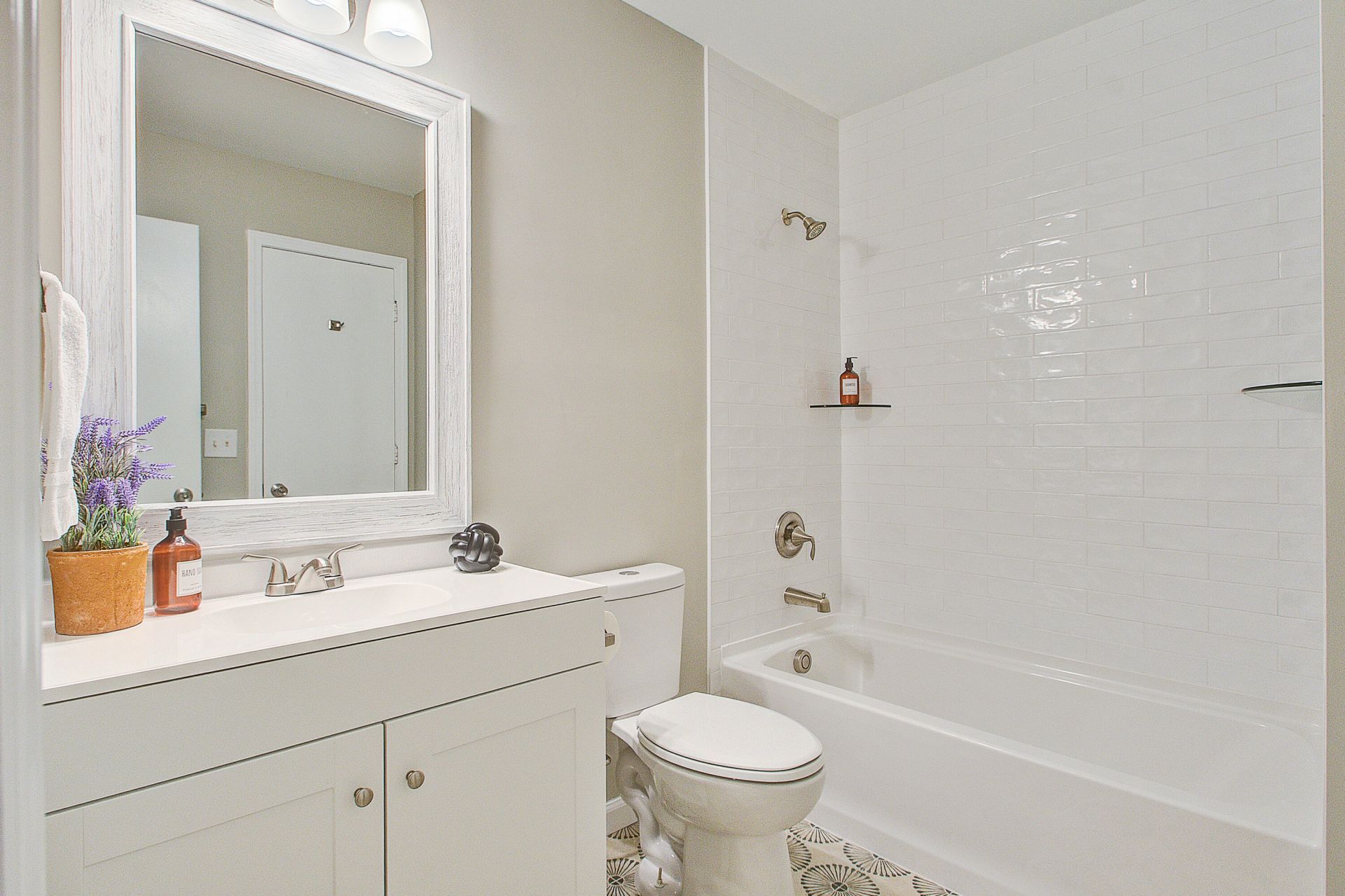 58 Oak Grove Road Photo 4