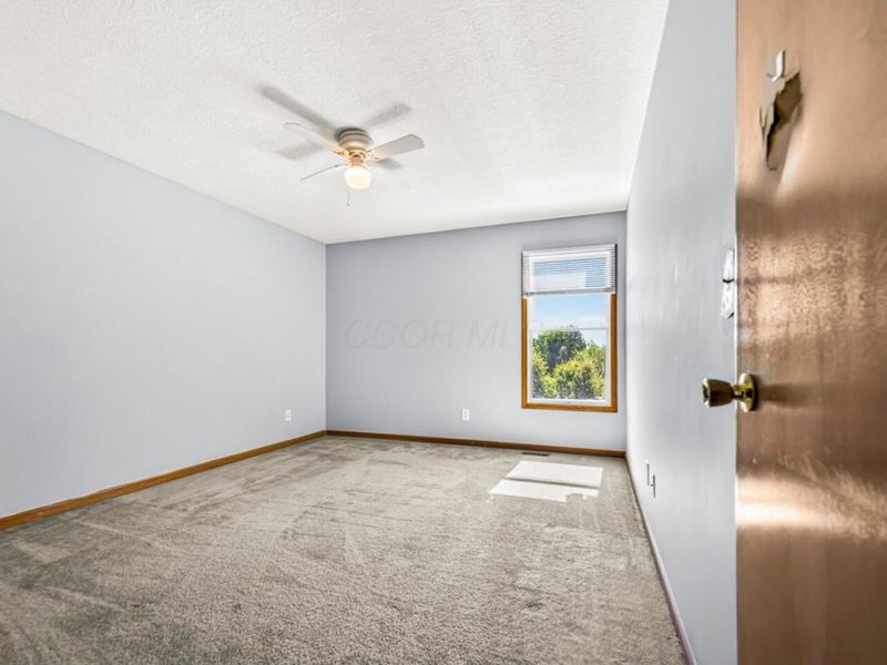 127 Gala Avenue , Pataskala, OH 43062 Photo 5