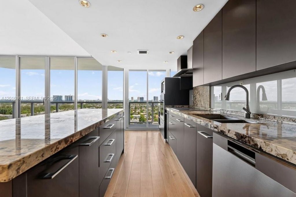 3600 Yacht Club Dr, Unit 1801, Aventura, FL 33180 Photo