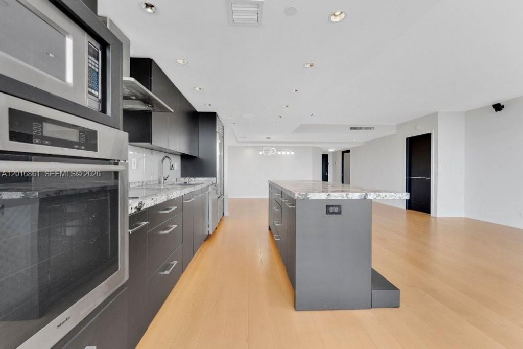 3600 Yacht Club Dr, Unit 1801, Aventura, FL 33180 Photo