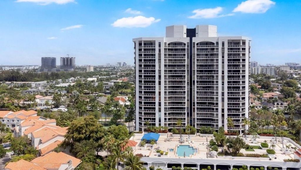 3600 Yacht Club Dr, Unit 1801, Aventura, FL 33180 Photo