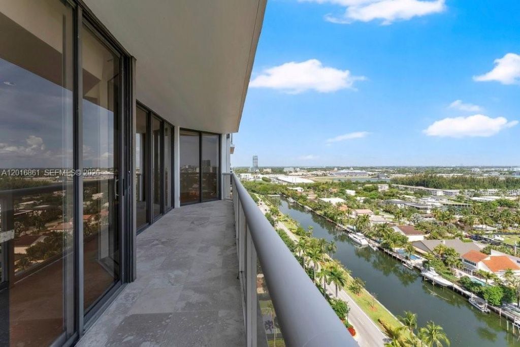 3600 Yacht Club Dr, Unit 1801, Aventura, FL 33180 Photo