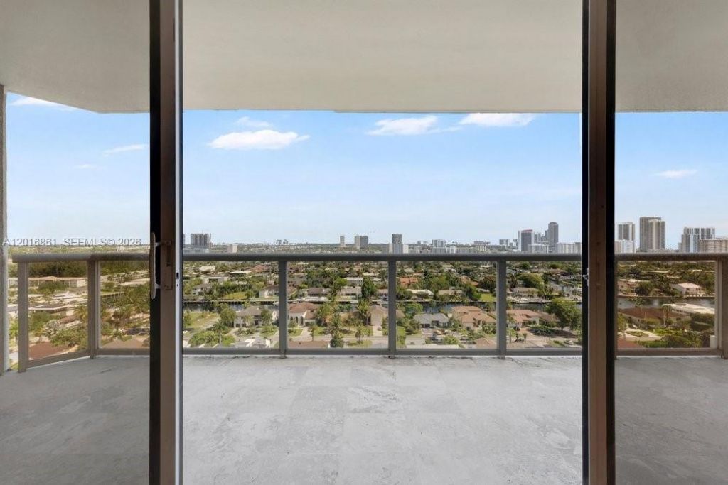 3600 Yacht Club Dr, Unit 1801, Aventura, FL 33180 Photo