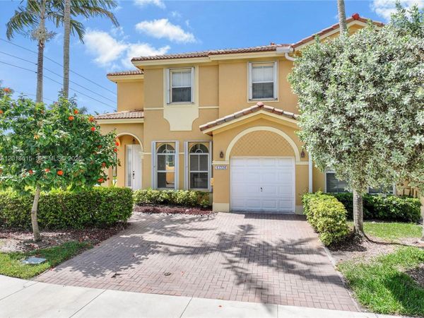 13724 SW 115th Ln , Miami, FL 33186