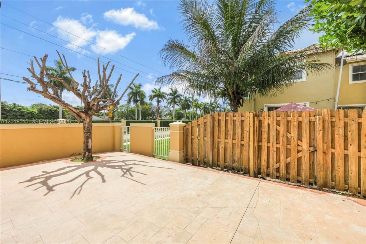 13724 SW 115th Ln , Miami, FL 33186 Photo