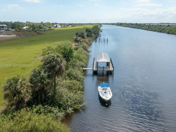 1589 Frontier Circle, Labelle, FL 33935