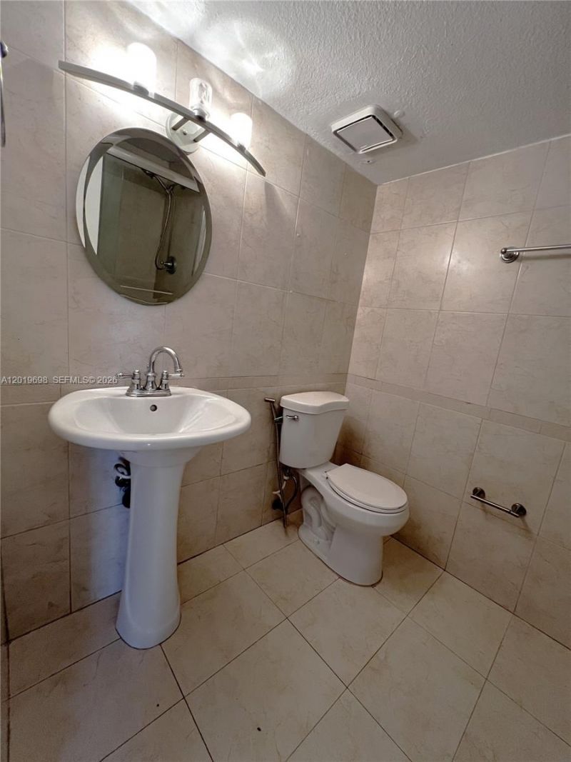 9715 Fontainebleau Blvd , Unit E209, Miami, FL 33172 Photo