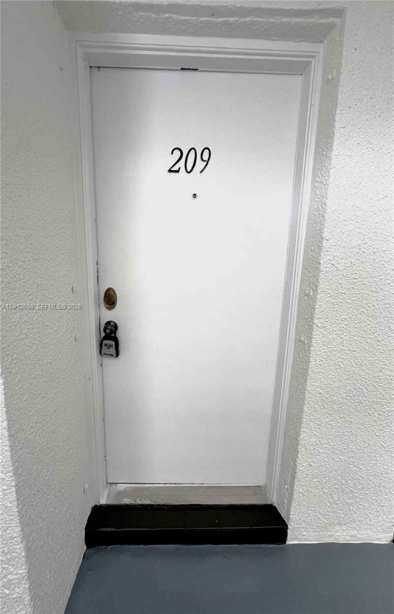 9715 Fontainebleau Blvd , Unit E209, Miami, FL 33172 Photo
