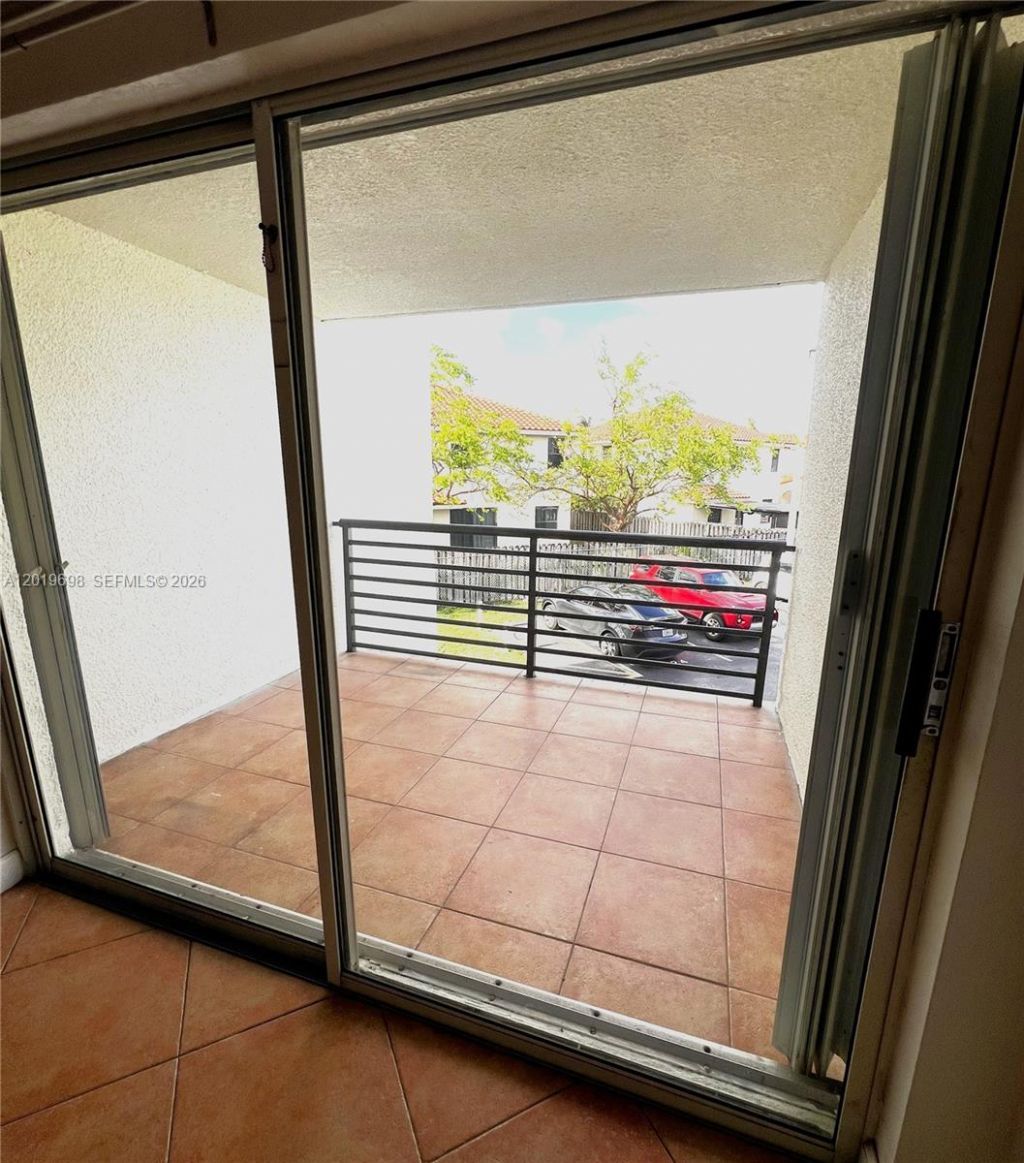 9715 Fontainebleau Blvd , Unit E209, Miami, FL 33172 Photo