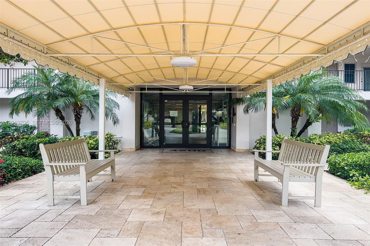 3200 N Palm Aire Dr, Unit 207, Pompano Beach, FL 33069 Photo