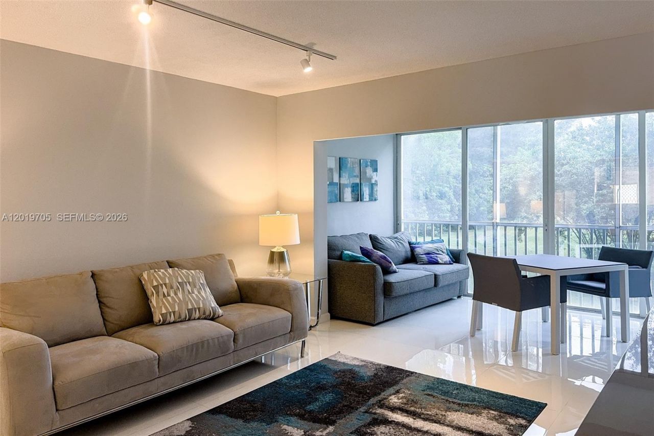 3200 N Palm Aire Dr, Unit 207, Pompano Beach, FL 33069 Photo