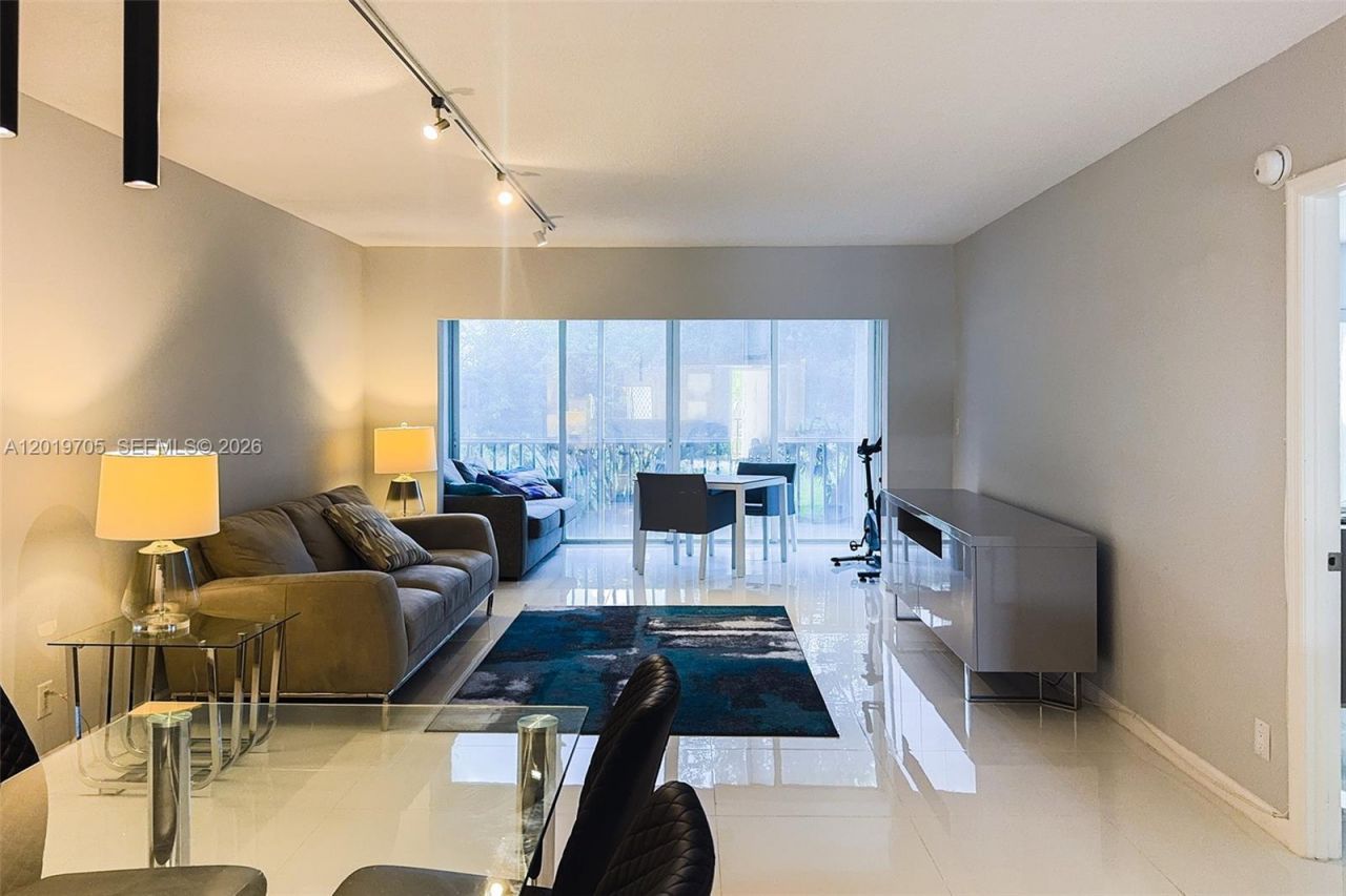 3200 N Palm Aire Dr, Unit 207, Pompano Beach, FL 33069 Photo
