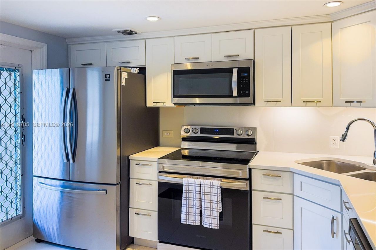 3200 N Palm Aire Dr, Unit 207, Pompano Beach, FL 33069 Photo