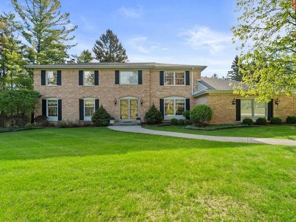 9840 Otto ROAD, Mequon, WI 53092