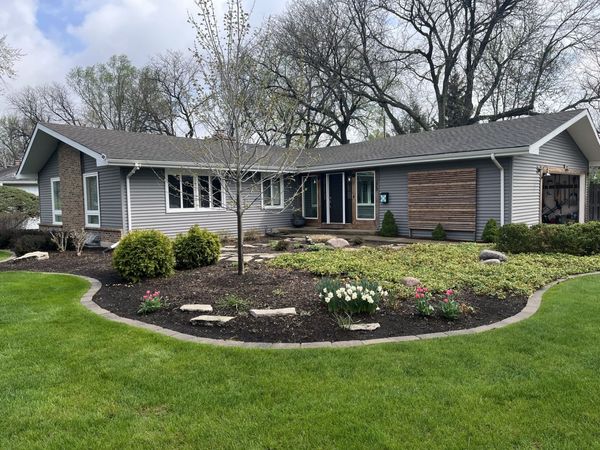 223 Willow Lane , Geneva, IL 60134