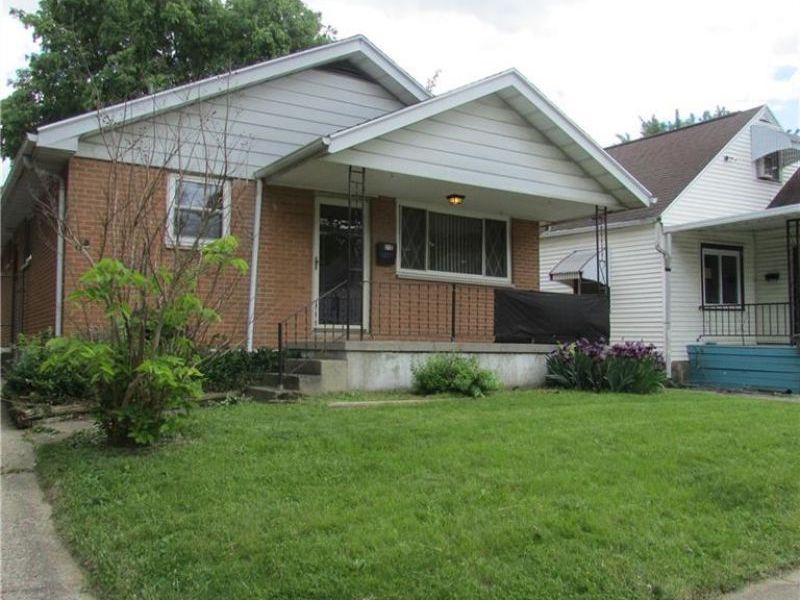 218 E Parkwood Drive, Dayton, OH 45405 Photo 1