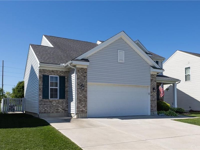 4161 Spicebush Drive, Tipp City, OH 45371 Photo 3