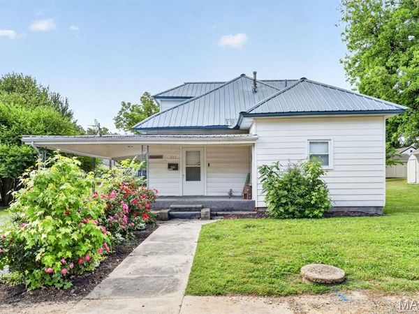 317 W Fannetta Street , Dexter, MO 63804