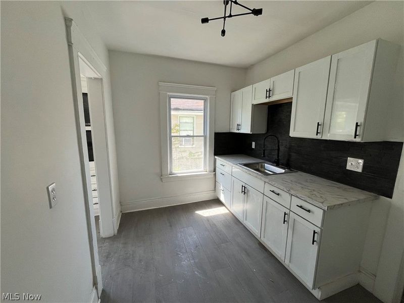 12005 Shadeland Avenue, Cleveland, OH 44108 Photo 7