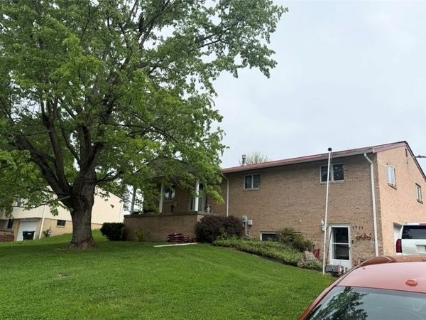 1711 Ridgewood Dr, Washington, PA 15301