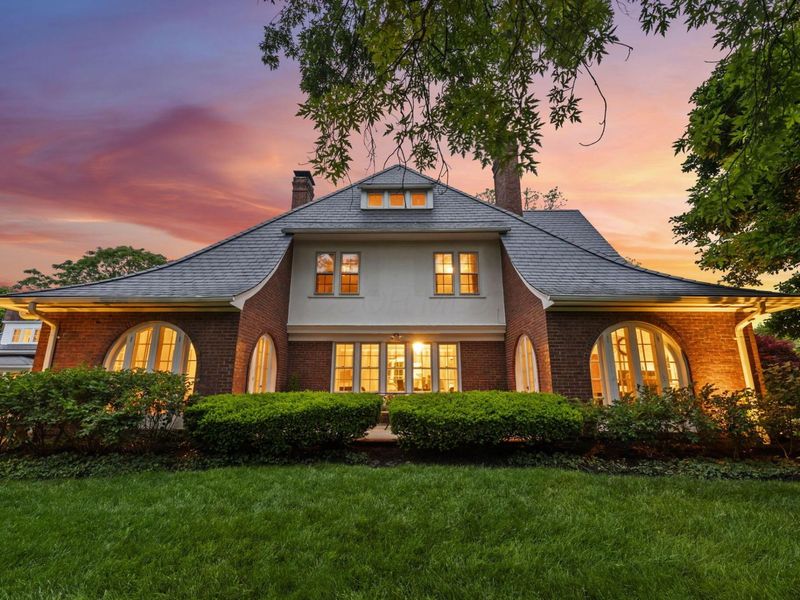 1875 Roxbury Road, Upper Arlington, OH 43212 Photo 3