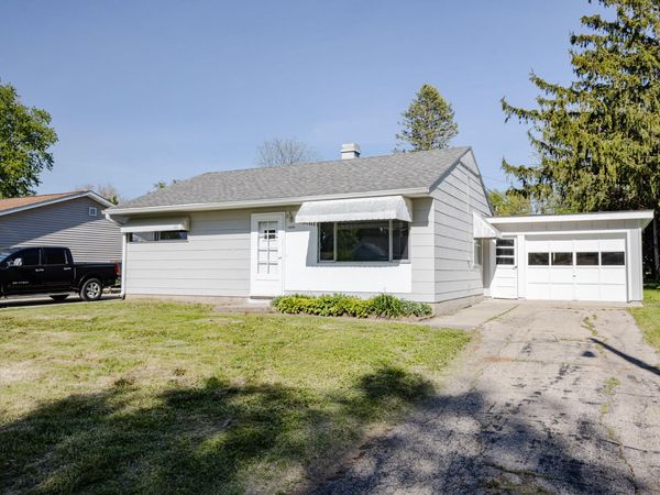 1409 S 10th St, Watertown, WI 53094