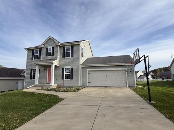 1203 Hazelcrest Dr, Watertown, WI 53094