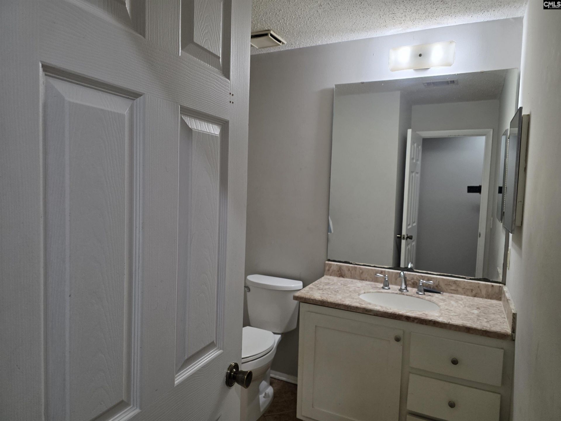 207 Weddell Street  Photo 4