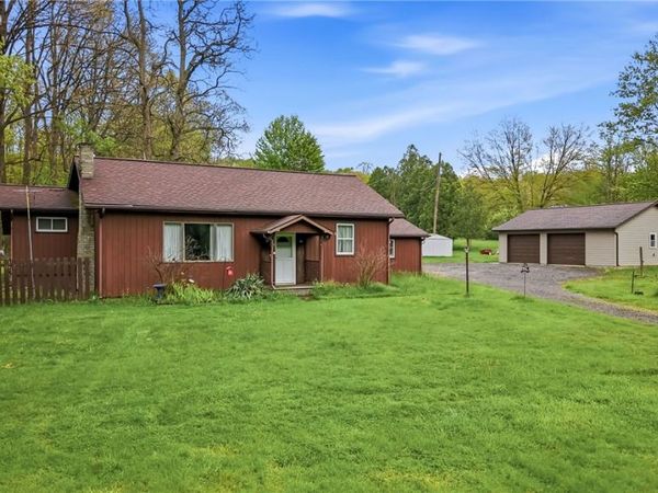 16 Gibson Road, Greenville, PA 16125