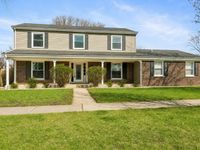 1653 N Douglas Avenue, Arlington Heights, IL 60004 primary photo