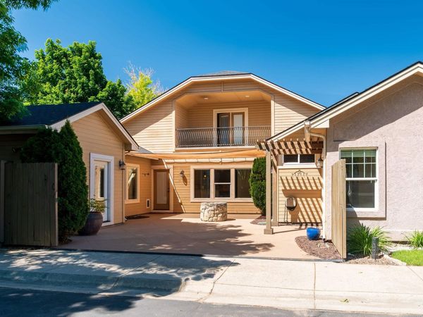 2655 E Piccadilly Ln, Eagle, ID 83616