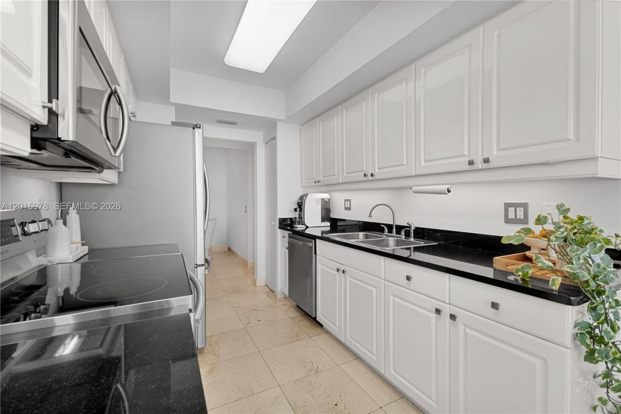21055 Yacht Club Dr , Unit 1707, Aventura, FL 33180 Photo