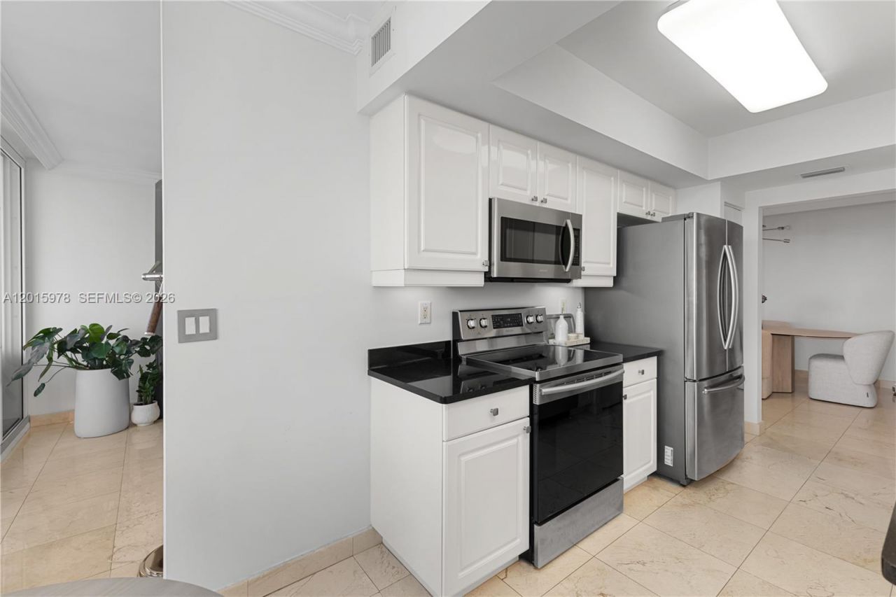 21055 Yacht Club Dr , Unit 1707, Aventura, FL 33180 Photo