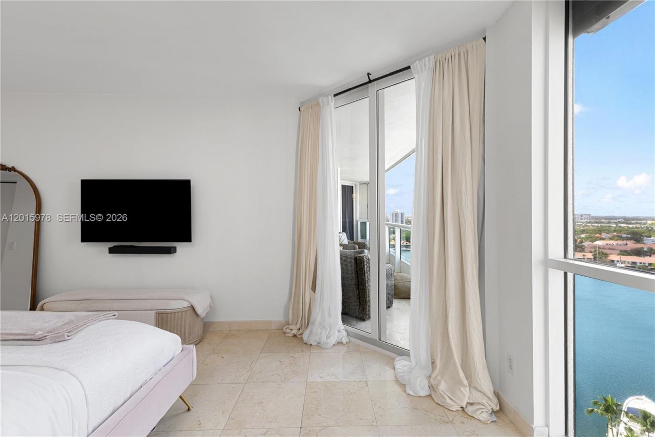21055 Yacht Club Dr , Unit 1707, Aventura, FL 33180 Photo