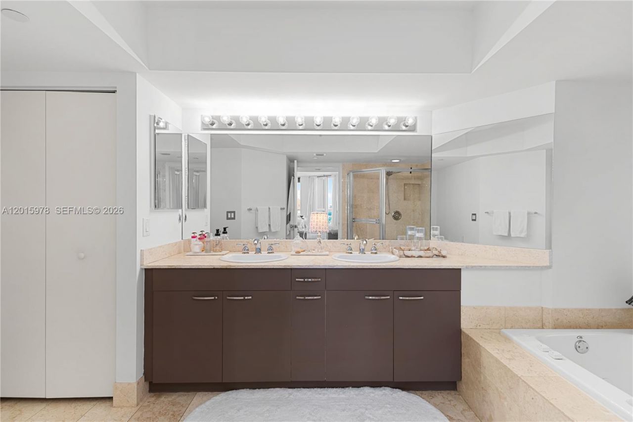 21055 Yacht Club Dr , Unit 1707, Aventura, FL 33180 Photo