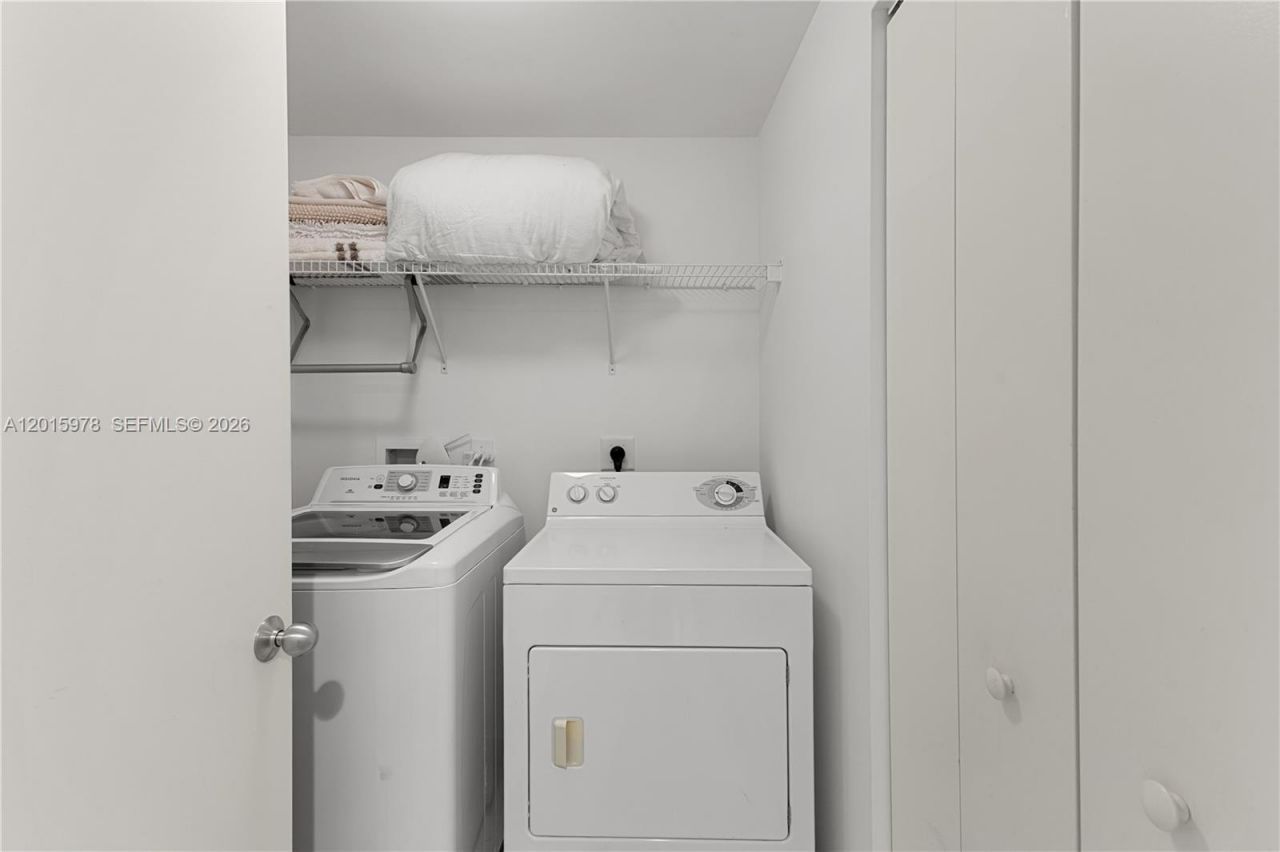 21055 Yacht Club Dr , Unit 1707, Aventura, FL 33180 Photo